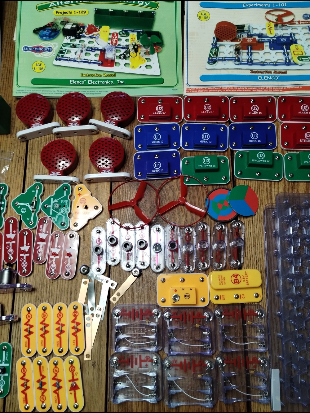Snap Circuits Electronic Building Toy Kit